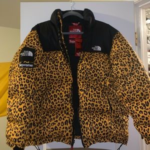 Supreme north face jacket ‼️DS‼️ goes for $3,500